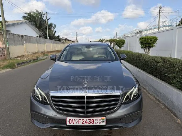 Mercedes-Benz E300 2018 Gray