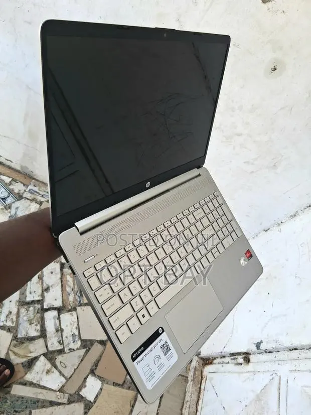 Laptop HP 15 16GB AMD Ryzen 7 HDD+SSD 256GB · Photo 1