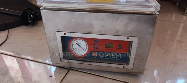 Commercial Vacuum Machine · Photo 4