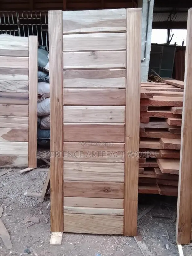 Simple Beam Door · Photo 1