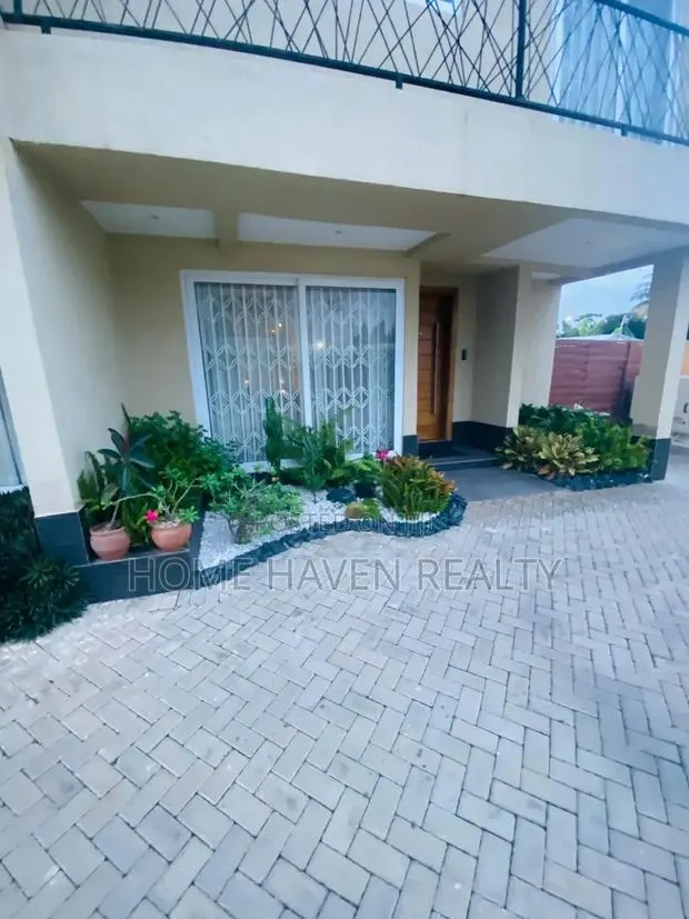 Furnished 4bdrm Duplex in Abelemkpe for rent · Photo 1