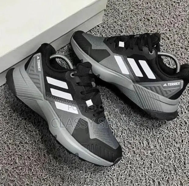 Adidas Terrex Black, Ash and White Strips · Photo 1