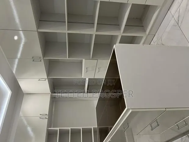 Wardrobes and Walk-in Closet