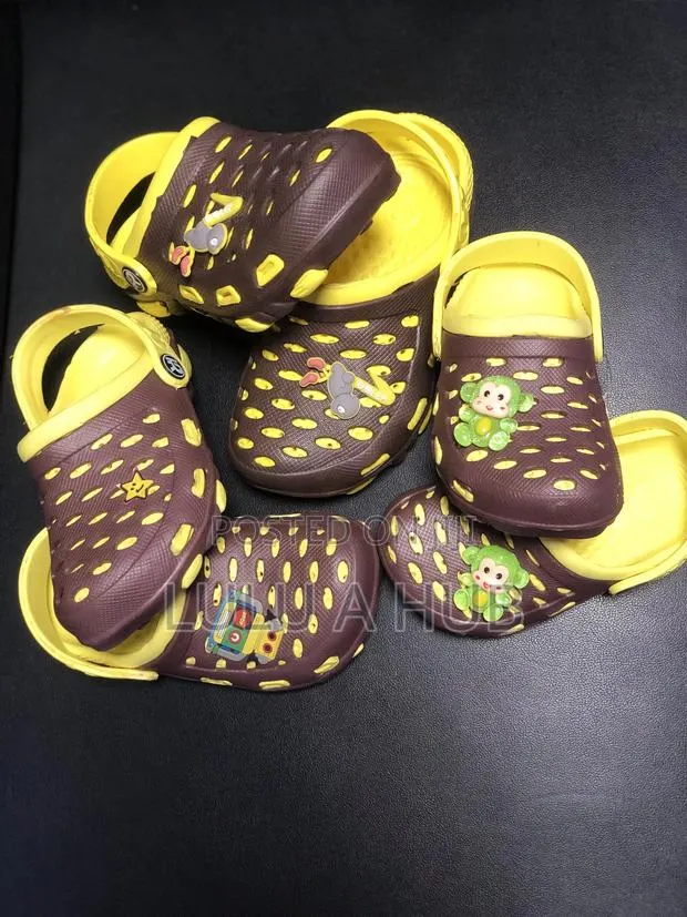 Crocs Sandals · Photo 1