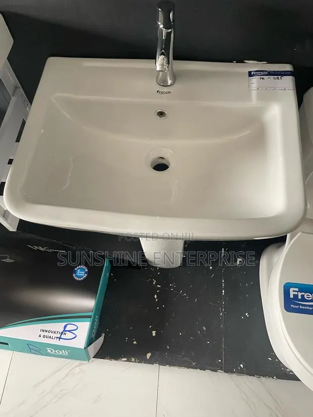 Frencia Square Wash Hand Basin And With Stand · Photo 1