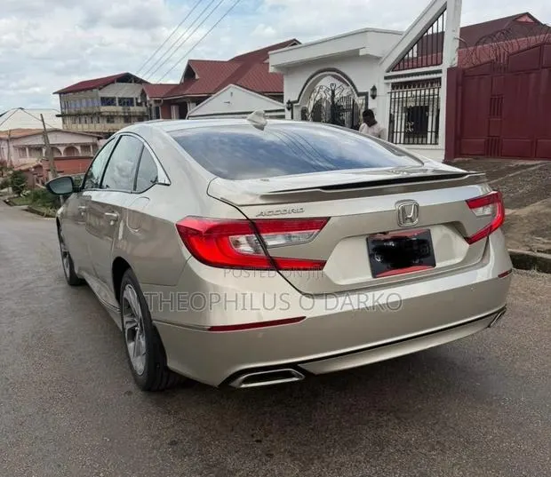 Honda Accord Sport (1.5L 4cyl Turbo 6M) 2019 Gold · Photo 1