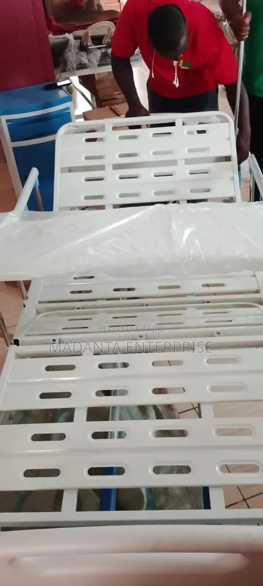 A Crank Hospital Bed Without Matters · Photo 1