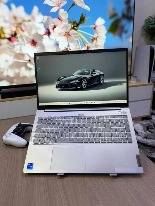 New Laptop Lenovo ThinkBook 15 8GB Intel Core i7 SSD 256GB · Photo 1