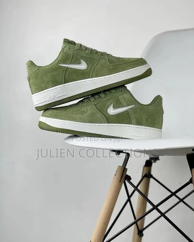 Nike Air Force 1 Lemon Green N White · Photo 1