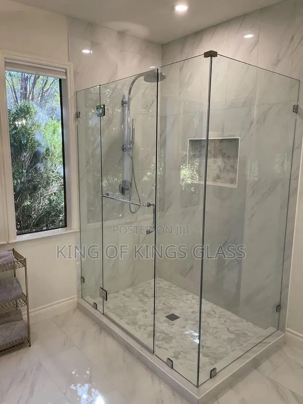 Shower Door · Photo 1