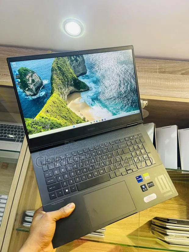 Laptop HP Omen 16 16GB Intel Core i9 SSD 1T · Photo 1