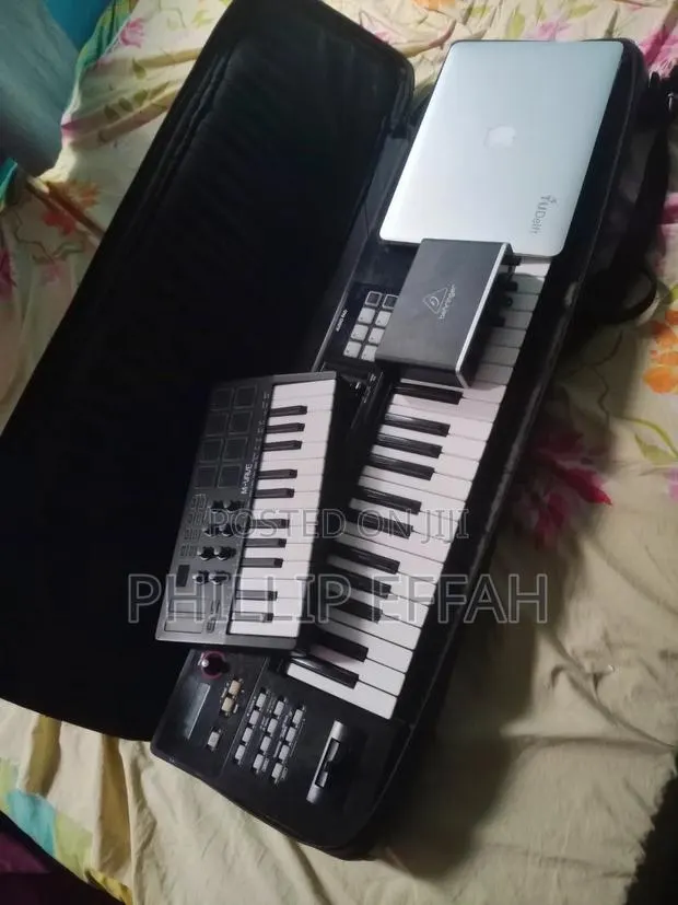 Roland XPS 10 With MacBook Air and a Behringer Sound Card · Photo 1