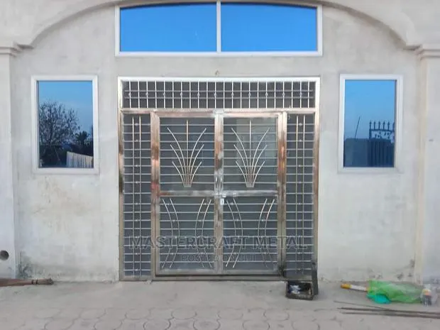 Main Gate Stainless Steel · Photo 1