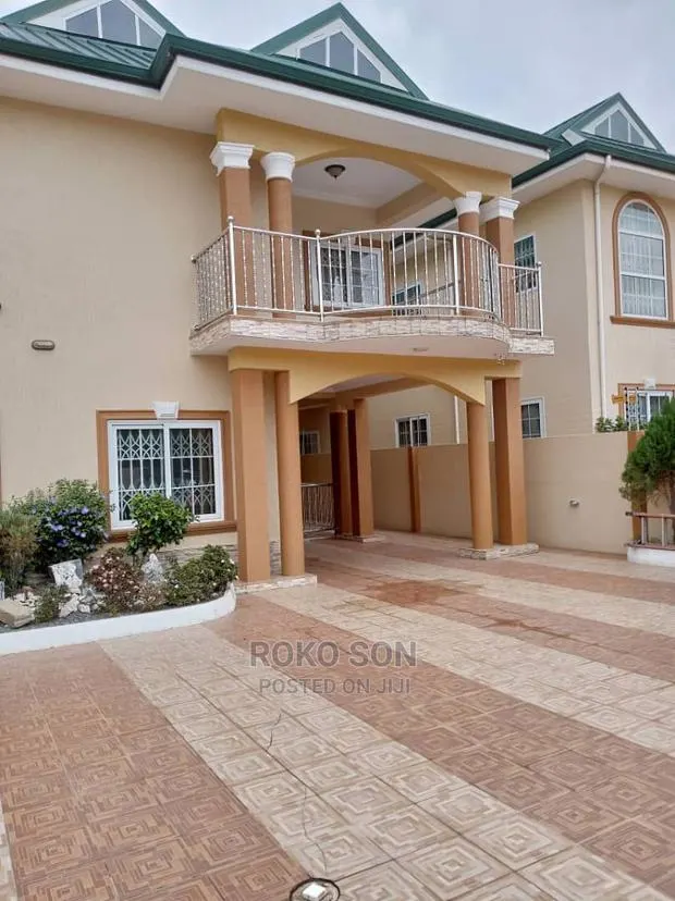 4bdrm Duplex in Dr Roko, North Legon for Sale · Photo 1