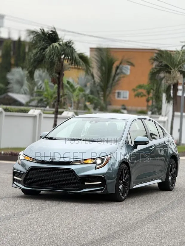 Toyota Corolla LE 2020 Green · Photo 1