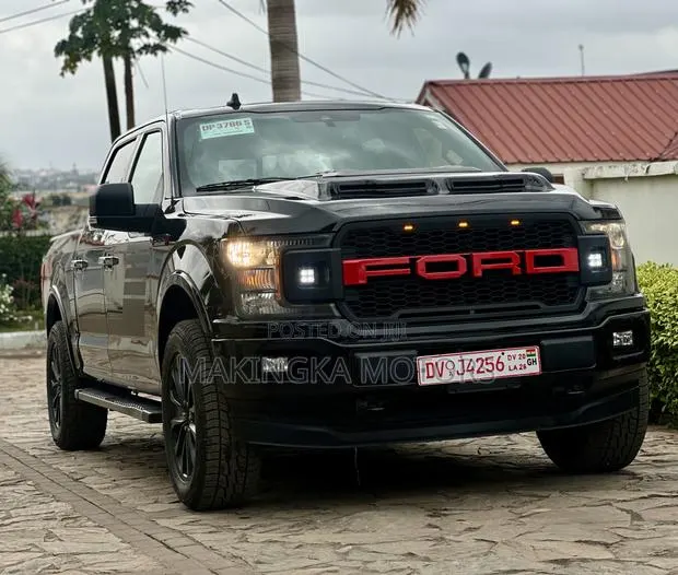 Ford F-150 XLT 4x2 SuperCrew Cab Styleside 5.5 ft. box 145 in. WB 2019 · Photo 3
