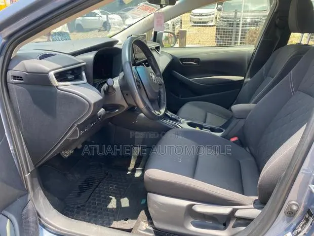 Toyota Corolla LE 2024 Gray · Photo 1
