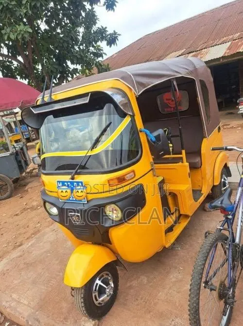 Bajaj RE 2023 Yellow