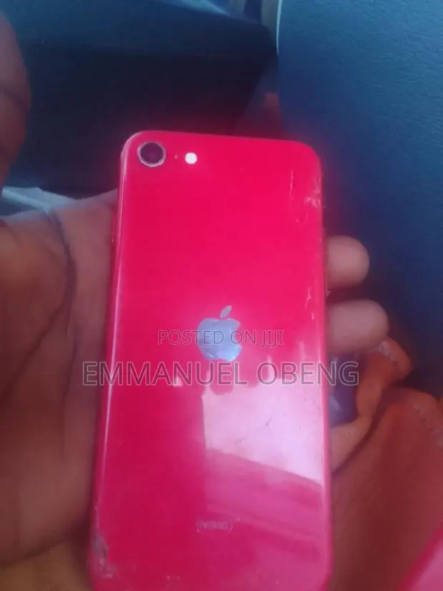 Apple iPhone SE 64 GB Red · Photo 1