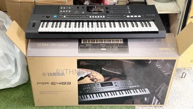 Yamaha PSR-E483 Keyboard · Photo 1