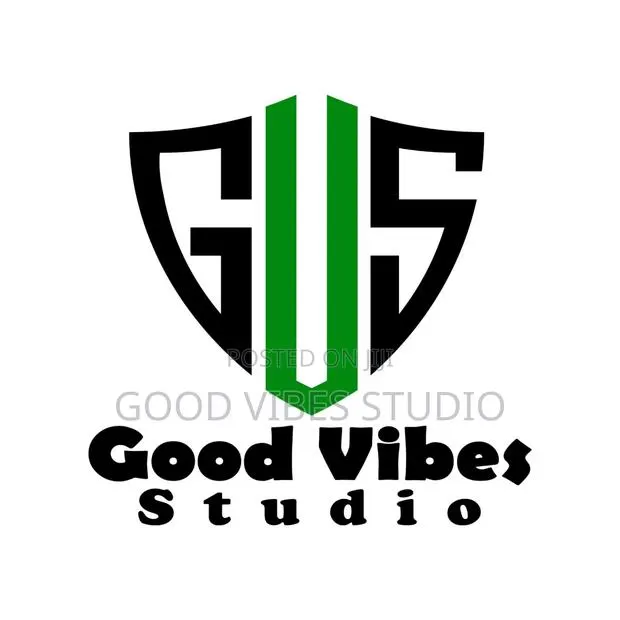 Graphic Designer · Photo 1