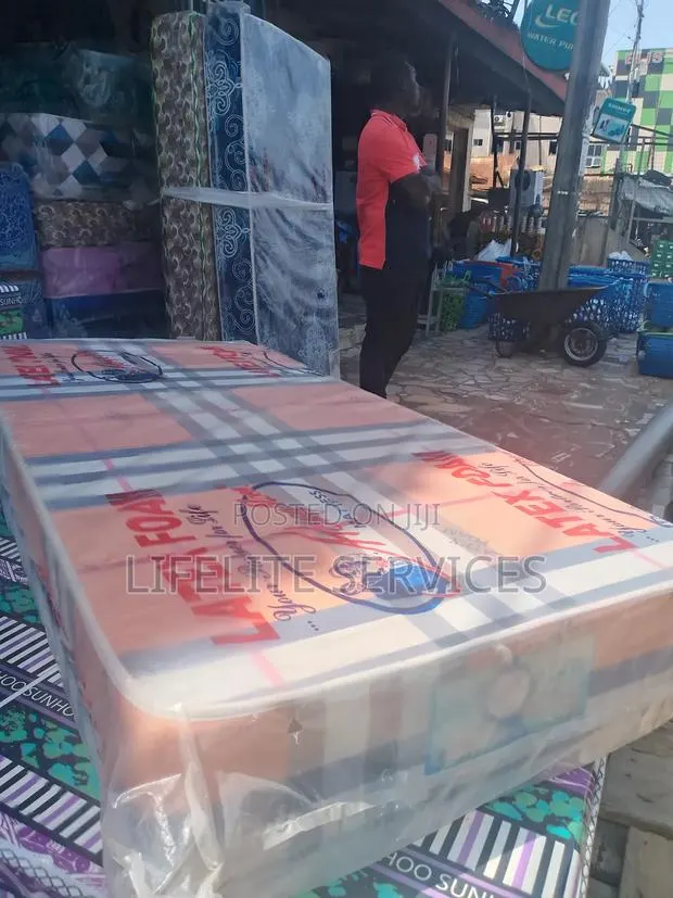 Single Size Mattress 10" - Superior Firm · Photo 1