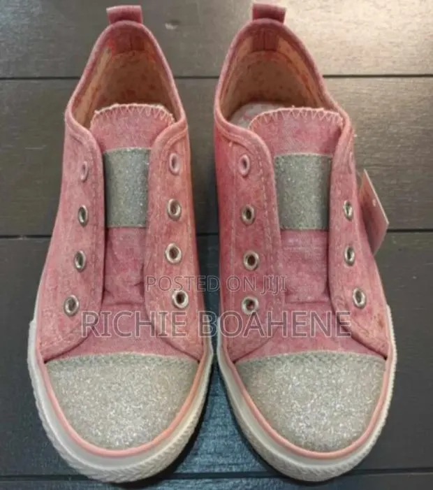 Girl Shoe Size Eur 29 U.S 12 · Photo 1
