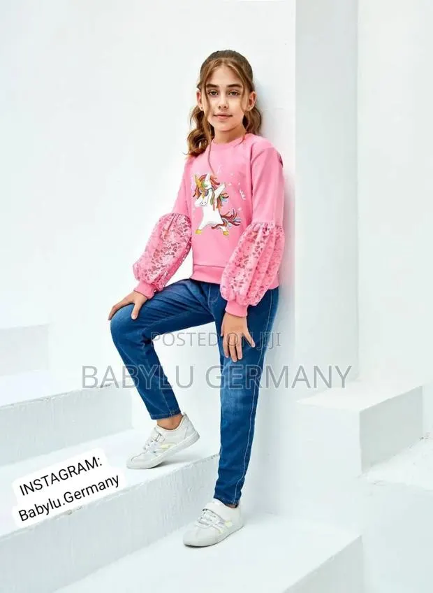 Kids Pink Sweater and Jeans Set: Turkey Imported · Photo 1