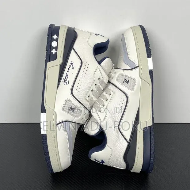 Louis Vuitton Men’S Trainer Signature White | Marine Sneaker · Photo 1
