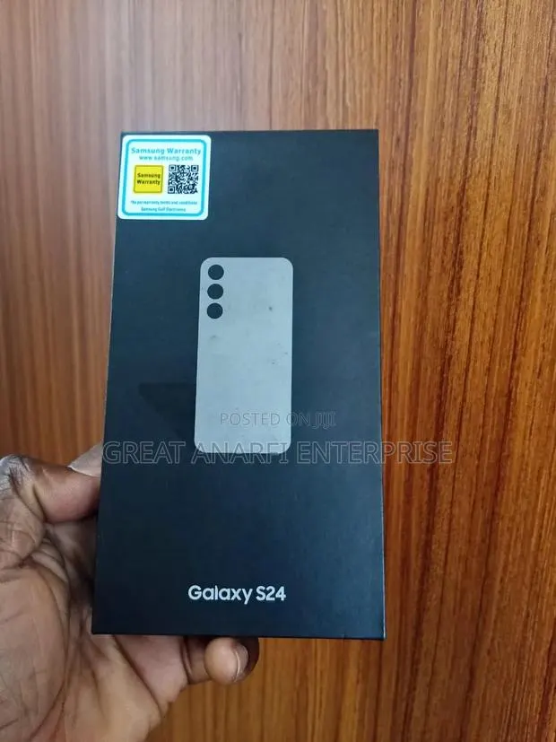 New Samsung Galaxy S24 128 GB Black · Photo 1