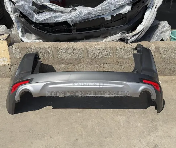 Honda CRV Cr-v Back Bumper Complete 2017 2018 · Photo 1
