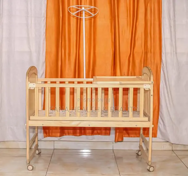 Baby Cot With All Accessories · Photo 1