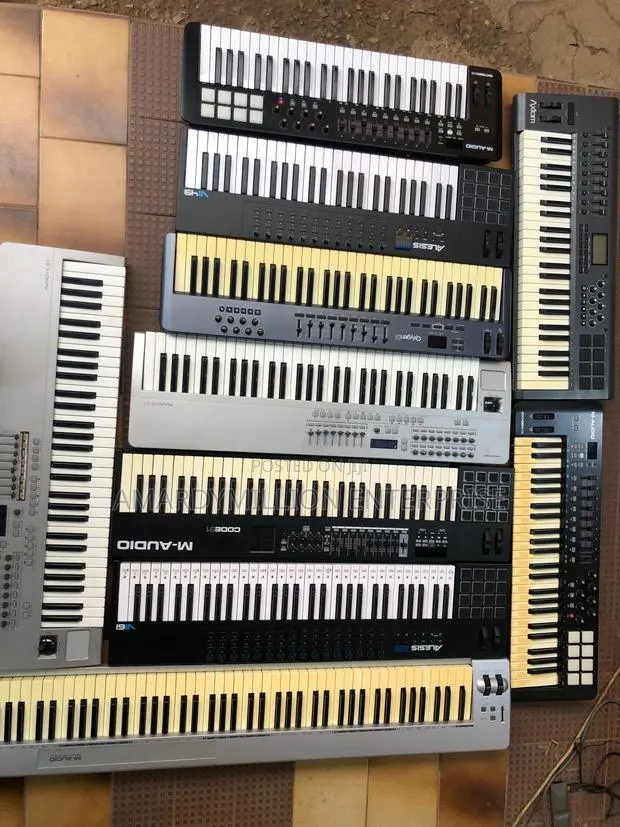 All Kinds of Midi Keyboards (Brand New and Slightly Used) · Photo 1