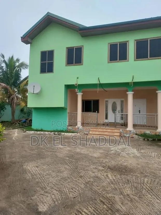 7bdrm Mansion in Pokuase for sale · Photo 1