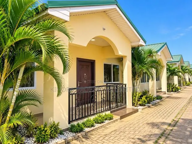2bdrm Bungalow in Adenta Amrahia for sale · Photo 1