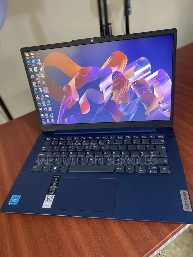 Laptop Lenovo Ideapad 3 4GB Intel SSD 128GB · Photo 1