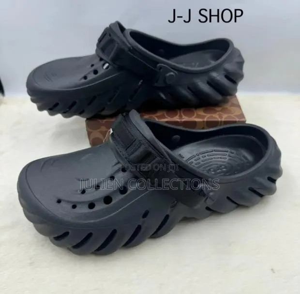 Crocs Slides Black and Amry Green · Photo 1
