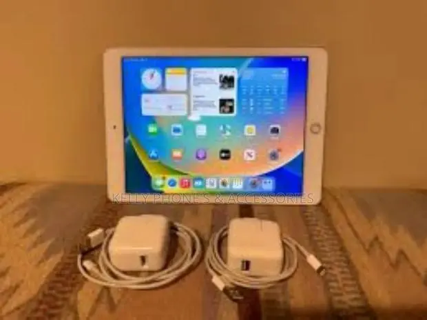 Apple iPad Pro 9.7 (2016) 128 GB Silver · Photo 1