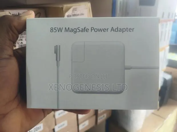 Apple MacBook Pro Charger 2012 · Photo 1