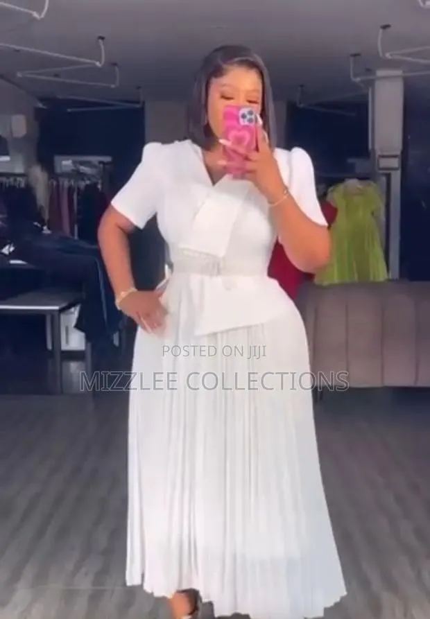 Ladies White Beautiful Dresses · Photo 1
