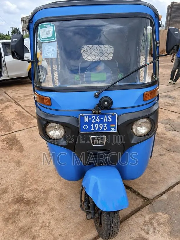 Bajaj RE 2024 Blue · Photo 1