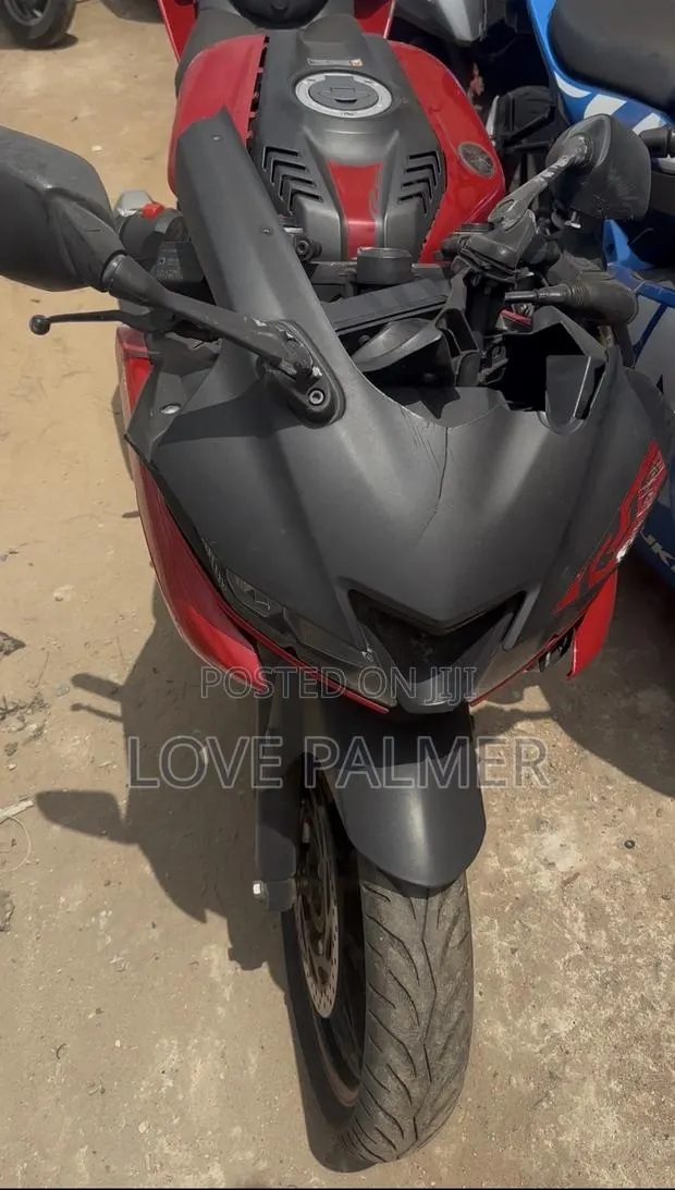Yamaha R15 V3 2024 Red · Photo 1