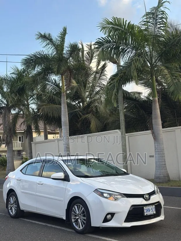 Toyota Corolla 2016 White · Photo 1