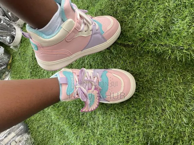 Unicorn Kids Sneakers · Photo 1