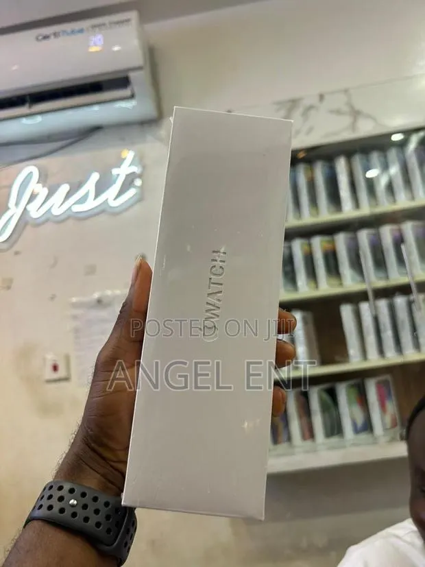 Uk Used Apple Watch Series 3 Available (Location: Adum Kumasi) · Photo 1