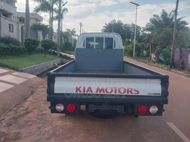 Kia Bongo 2019 White · Photo 2