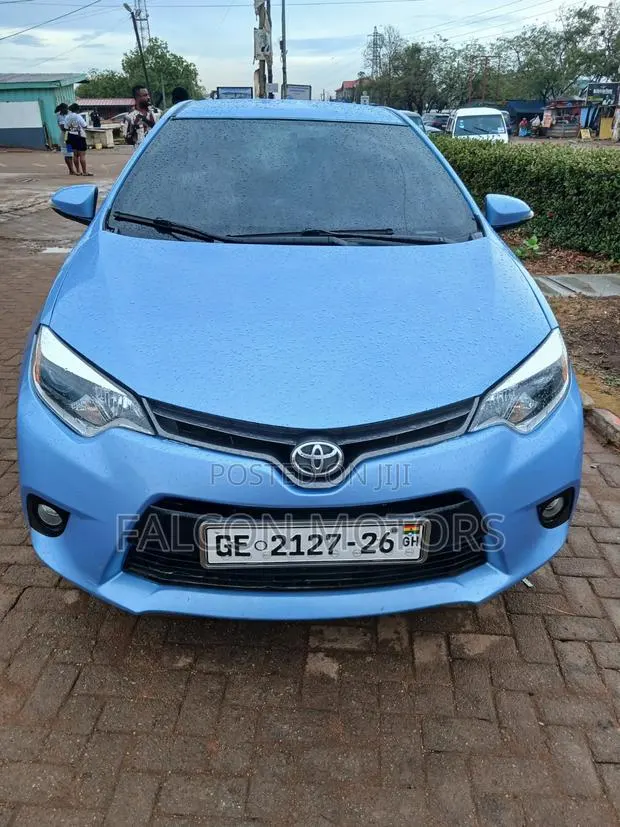 Toyota Corolla LE Premium 4dr Sedan (1.8L 4cyl CVT) 2015 Blue · Photo 1