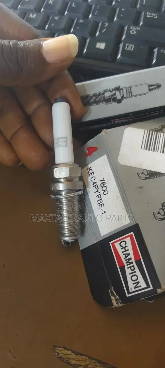 Chamion 9600 Spark Plugs for Vw · Photo 1