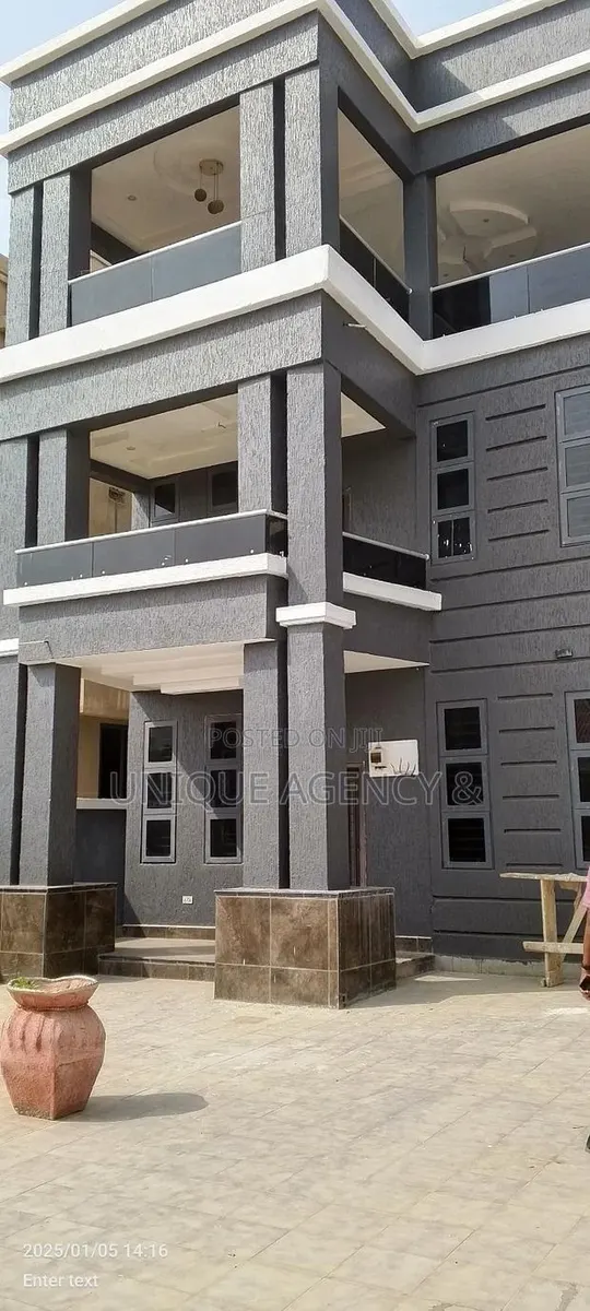 3bdrm Duplex in East Legon for sale · Photo 1