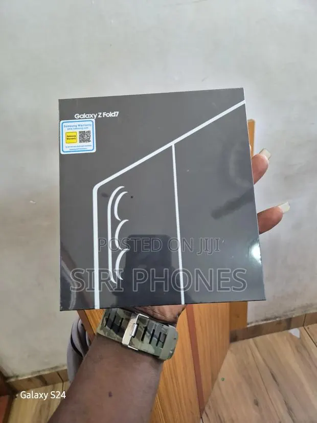 New Samsung Galaxy Z Fold7 256 GB Gray · Photo 1